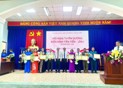 🎉 TRƯỜNG THCS ĐỊNH HÒA ĐƯỢC TUYÊN DƯƠNG ĐIỂN HÌNH TIÊN TIẾN GIAI ĐOẠN 2021–2025