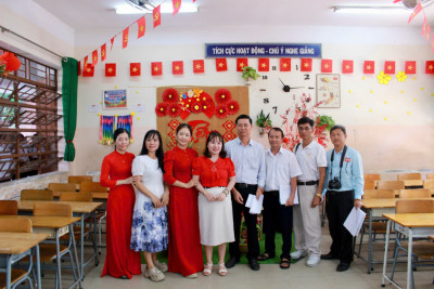 TRƯỜNG THCS ĐỊNH HÒA TỔ CHỨC CUỘC THI TRANG TRÍ LỚP HỌC CHỦ ĐỀ “MỪNG ĐẢNG – MỪNG XUÂN”