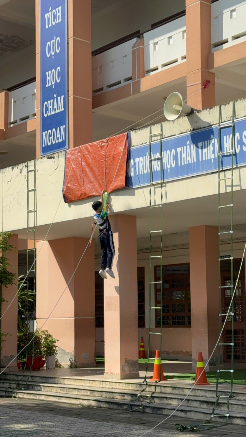 z7130232892425 96b32ef83fd2afe4b2fb09f4c31f2294