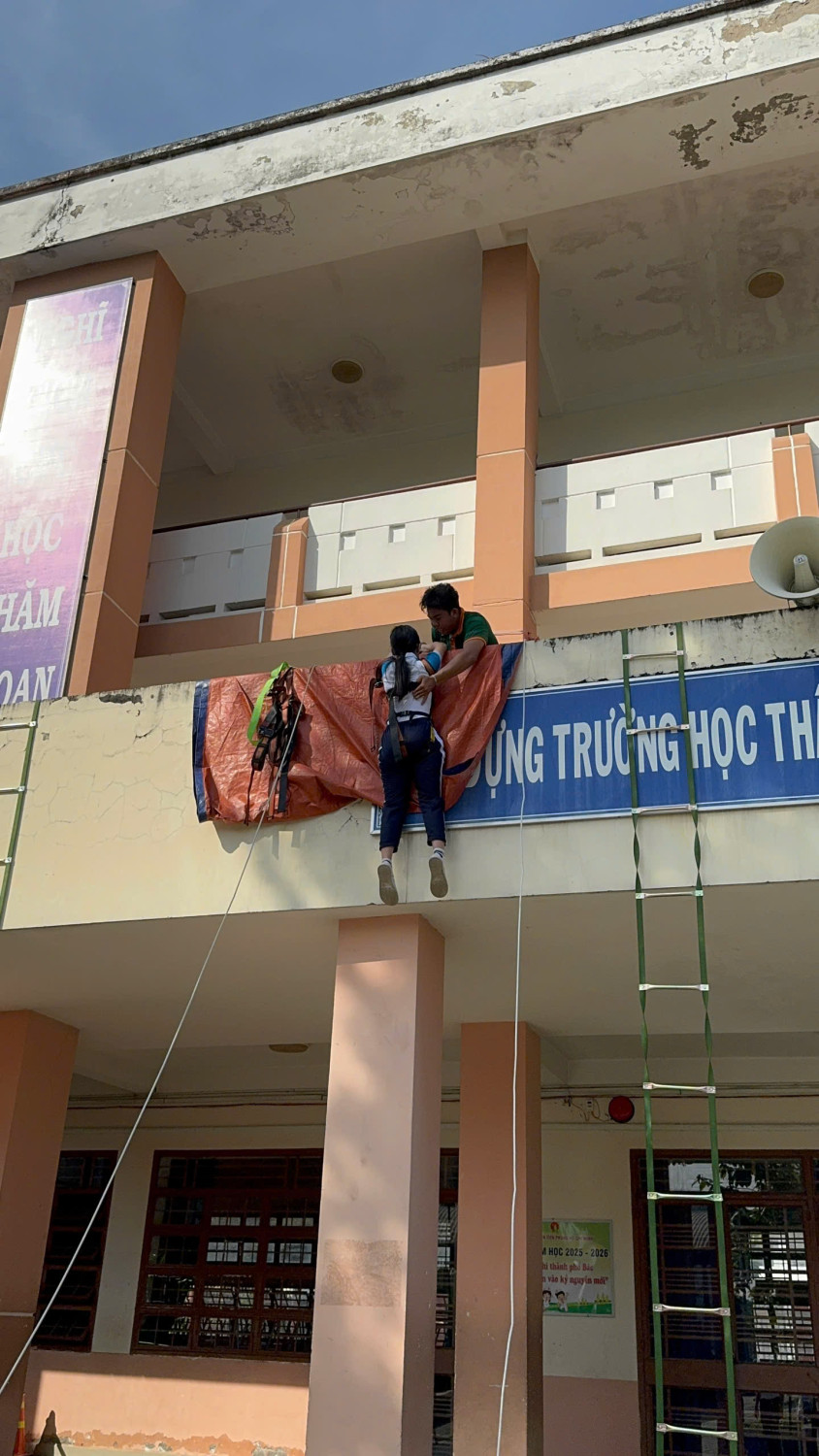 z7130232968547 205dab15c0efdd9d971bc5d9afbfa280