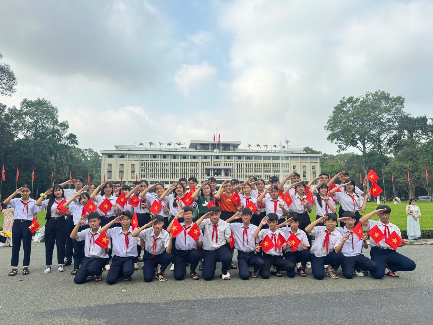 TRƯỜNG THCS ĐỊNH HÒA TỔ CHỨC HOẠT ĐỘNG THAM QUAN TRẢI NGHIỆM, HỌC TẬP THỰC TẾ